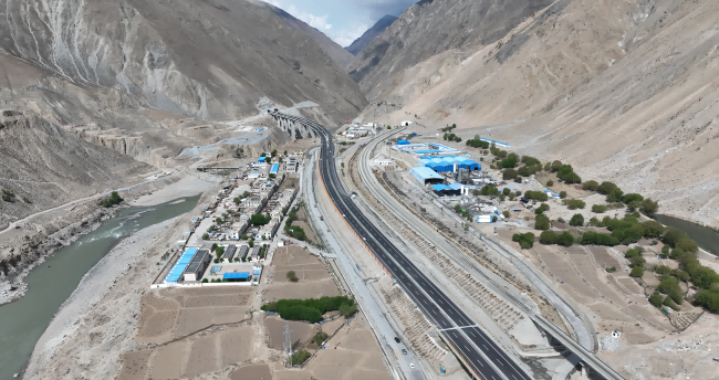 通車(chē)圖片(馬軍鵬 攝)(2).png 通車(chē)圖片(馬軍鵬 攝)(2).png